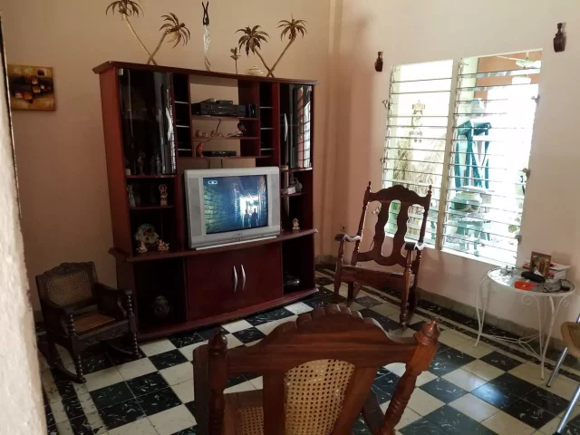 Foto en Casa de 3 cuartos, 2 baños y 1 garaje por $ 75.000