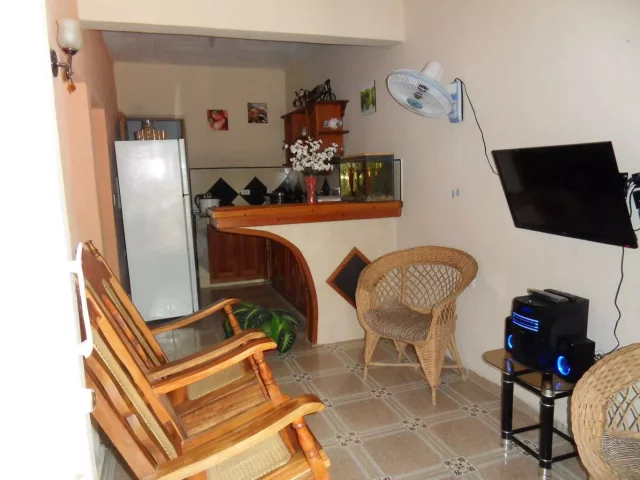 Foto en Casa de 5 cuartos, 4 baños y 1 garaje por $ 80.000