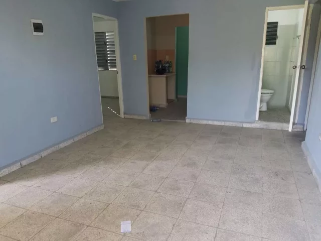 Foto en Apartamento de 3 cuartos y 1 baño por $ 11.000