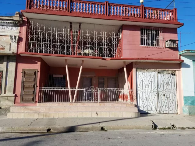 Foto en Casa de 8 cuartos y 3 baños por $ 90.000