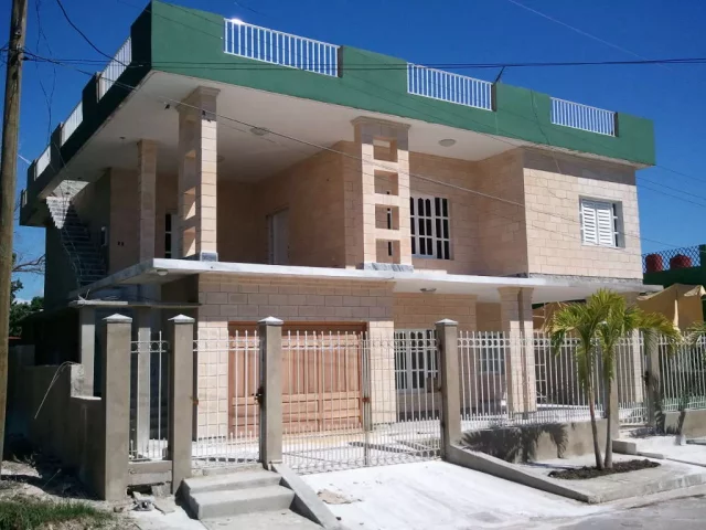 Foto en Casa de 7 cuartos y 6 baños por $ 180.000