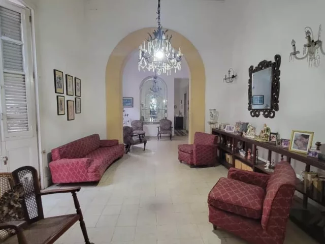 Foto en Casa de  4 cuartos y 2 baños por $ 450.000 en La Habana