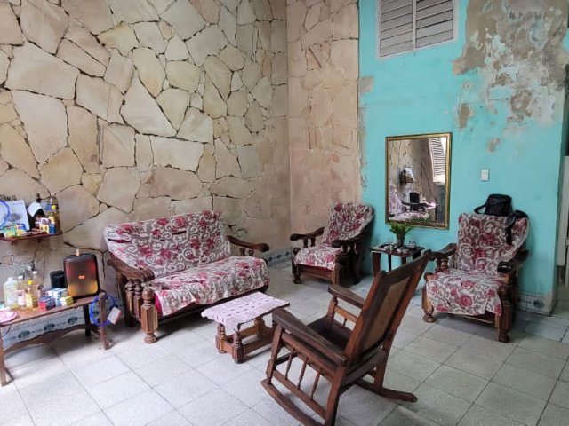 Picture on Casa de  7 cuartos y 3 baños por $ 33.000 en La Habana