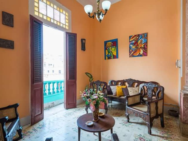 Picture on Casa de  4 cuartos y 4 baños por $ 65.000 en La Habana