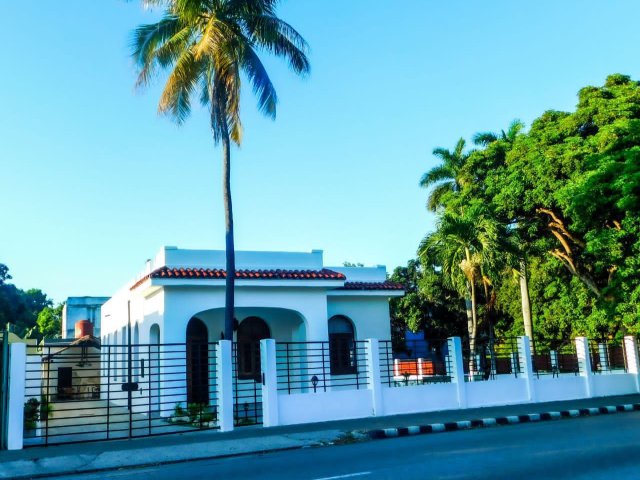 Picture on Casa de  4 cuartos y 4 baños por $ 850.000 en La Habana