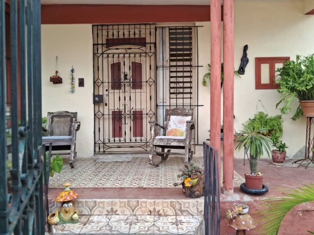 Foto en Casa de 3 cuartos y 2 baños por $ 11.000 en Poey, Arroyo Naranjo, La Habana