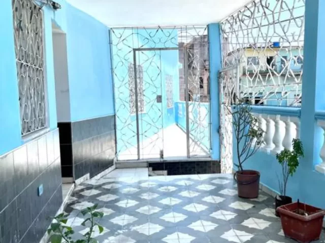 Foto en Casa de 3 cuartos y 3 baños por $ 35.000 en Plaza de la Revolución, La Habana