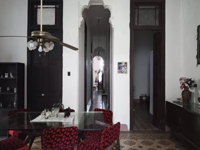 Foto en Casa de 8 cuartos y 3 baños por $ 90.000 en Santo Suárez, Diez de Octubre, La Habana