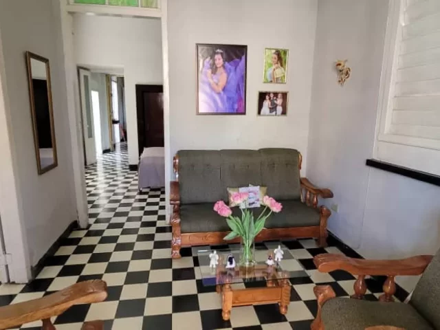 Foto en Casa de 3 cuartos, 1 baño y 1 garaje por $ 40.000 en Punta Gorda, Cienfuegos, Cienfuegos