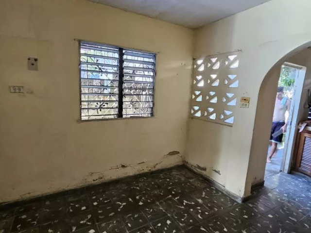 Foto en Casa de 2 cuartos, 1 baño y 1 garaje por $ 8.000 en La Gloria, Cienfuegos, Cienfuegos