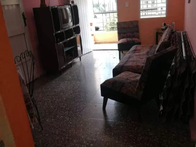 Foto en Apartamento de 2 cuartos, 1 baño y 1 garaje por $ 12.000 en Palatino, Cerro, La Habana