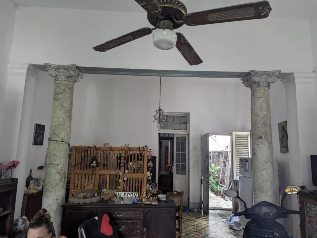 Foto en Casa de 4 cuartos, 4 baños y 1 garaje por $ 50.000 en Vedado, Plaza de la Revolución, La Habana