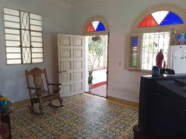 Foto en Casa de 3 cuartos y 2 baños por $ 35.000 en Marianao, La Habana