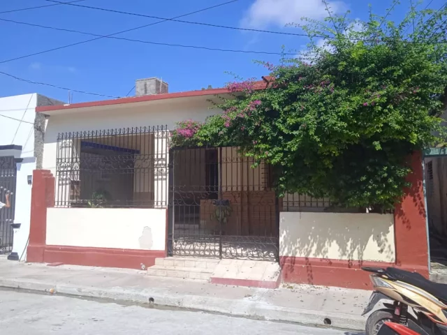 Foto en Casa de 5 cuartos y 4 baños por $ 120.000 en Holguín, Holguín