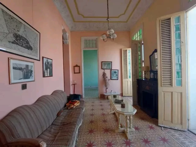 Foto en Apartamento de 4 cuartos y 2 baños por $ 35.000 en Vedado, Plaza de la Revolución, La Habana