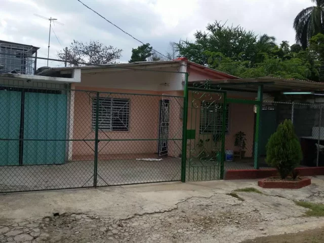 Foto en Casa de 3 cuartos, 2 baños y 1 garaje por $ 20.000