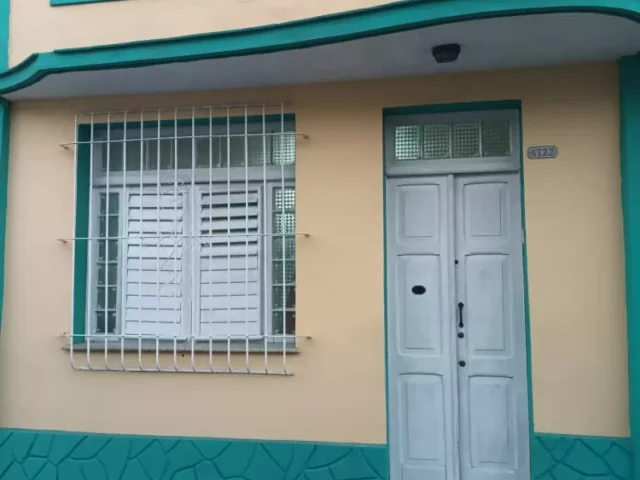 Foto en Casa de 3 cuartos y 2 baños por $ Ajustable en esquina de la Terminal de Ómnibus, Cienfuegos