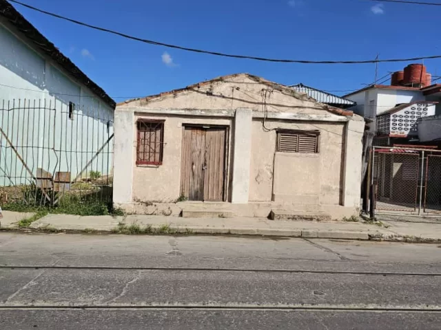 Foto en Casa de 2 cuartos y 1 baño por $ 8.000 en Centro Histórico, Cienfuegos, Cienfuegos