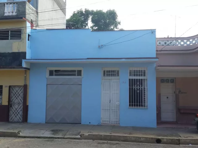 Foto en Casa de 3 cuartos, 2 baños y 1 garaje por $ 70.000