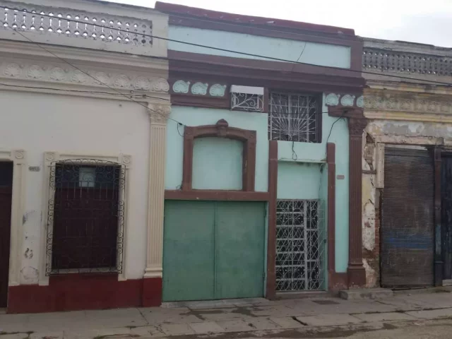 Foto en Casa de 4 cuartos, 2 baños y 1 garaje por $ 40.000