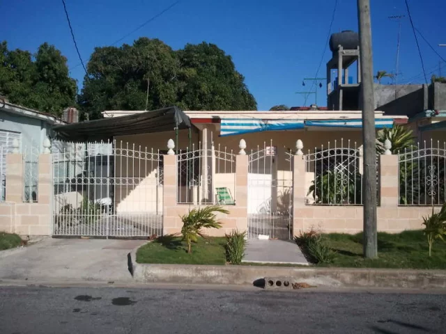 Foto en Casa de 3 cuartos, 2 baños y 1 garaje por $ 70.000