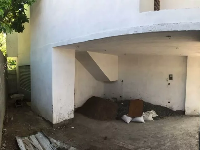 Foto en Casa de 5 cuartos, 5 baños y 1 garaje por $ 55.000