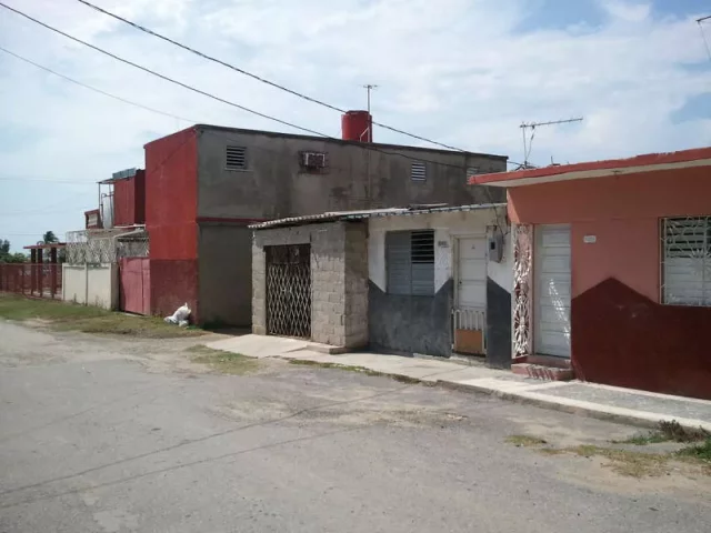 Foto en Casa de 2 cuartos, 1 baño y 1 garaje por $ 20.000