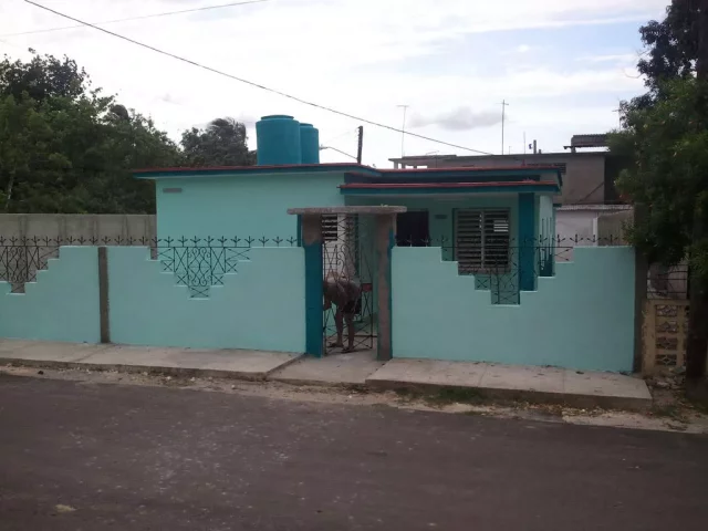 Foto en Casa de 3 cuartos, 1 baño y 1 garaje por $ 30.000