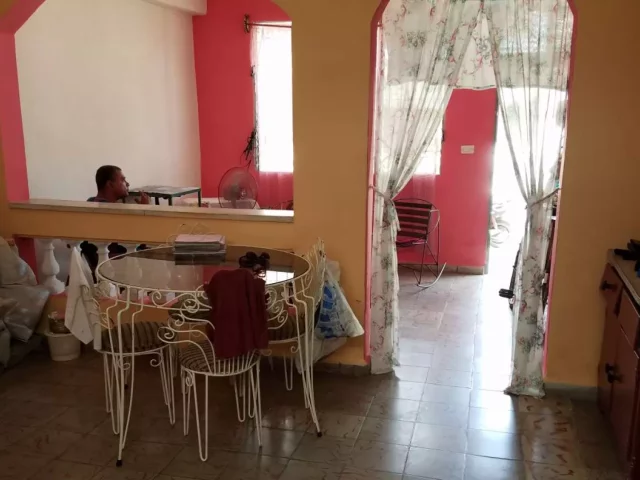 Foto en Casa de 2 cuartos y 2 baños por $ 20.000