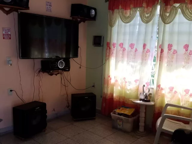 Foto en Casa de 1 cuarto y 2 baños por $ 30.000