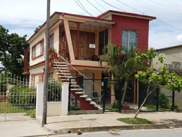 Foto en Casa de 5 cuartos, 3 baños y 1 garaje por $ 85.000