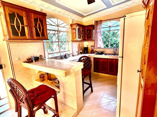 Picture on Casa de  4 cuartos, 3 baños y 1 garaje por $ 260.000 en Mayabeque