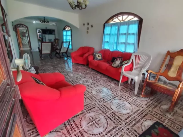 Foto en Casa de 3 cuartos, 2 baños y 1 garaje por $ 30.000