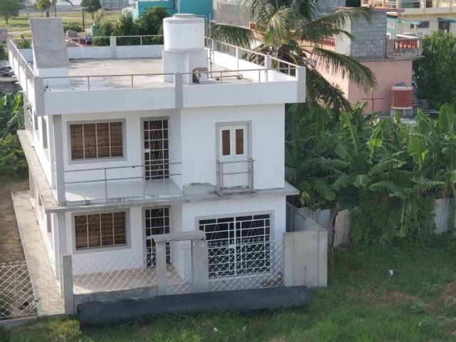Picture on Casa de  4 cuartos, 4 baños y 1 garaje por $ 95.000 en Cienfuegos