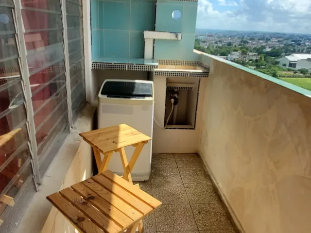 Foto en Apartamento de 3 cuartos y 2 baños por $ 32.000 in Colón-Nuevo Vedado, Plaza de la Revolución, La Habana