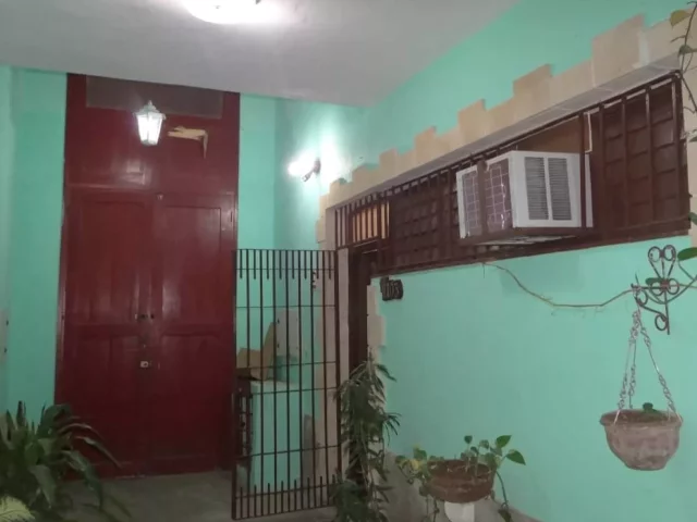 Foto en Casa de  2 cuartos y 3 baños por $ 70.000 en La Habana