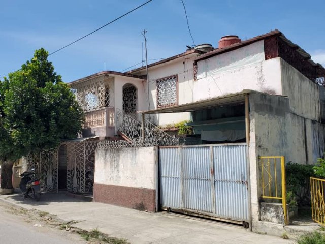 Picture on Casa de  5 cuartos, 2 baños y 1 garaje por $ 40.000 en Cienfuegos