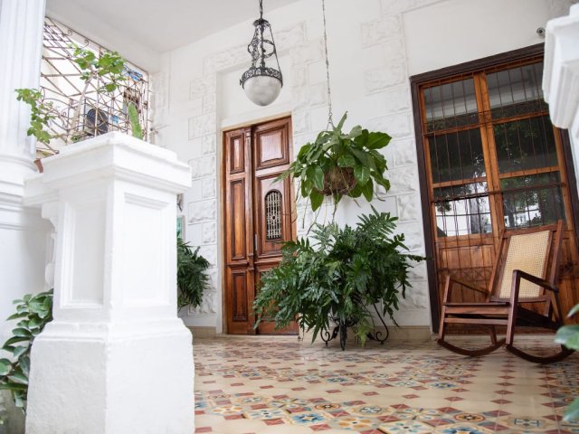 Picture on Casa de  4 cuartos, 3 baños y 1 garaje por $ Ajustable en La Habana