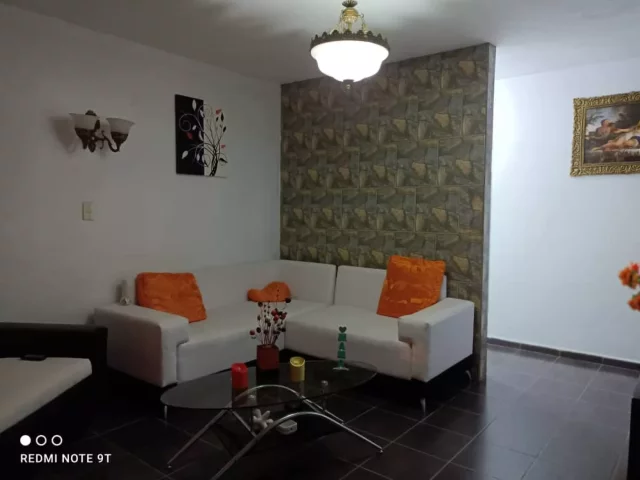 Foto en Apartamento de 4 cuartos, 1 baño y 1 garaje por $ 32.000