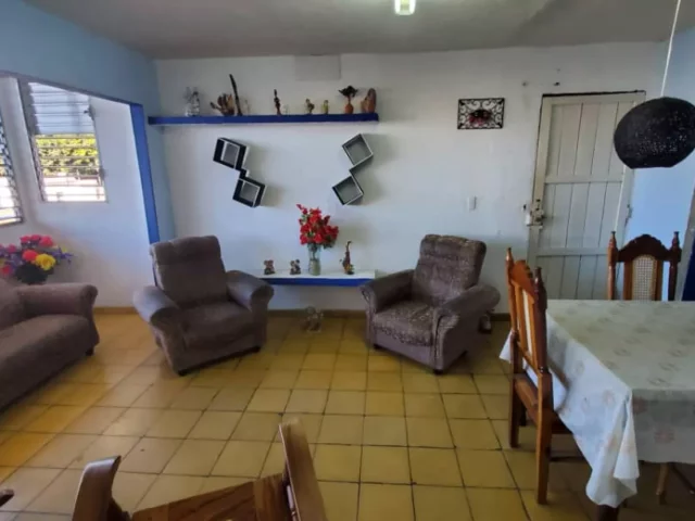 Foto en Apartamento de 2 cuartos, 1 baño y 1 garaje por $ 15.000