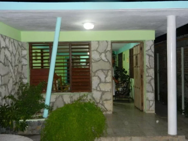Foto en Casa de  3 cuartos, 2 baños y 1 garaje por $ Ajustable en Santiago de Cuba