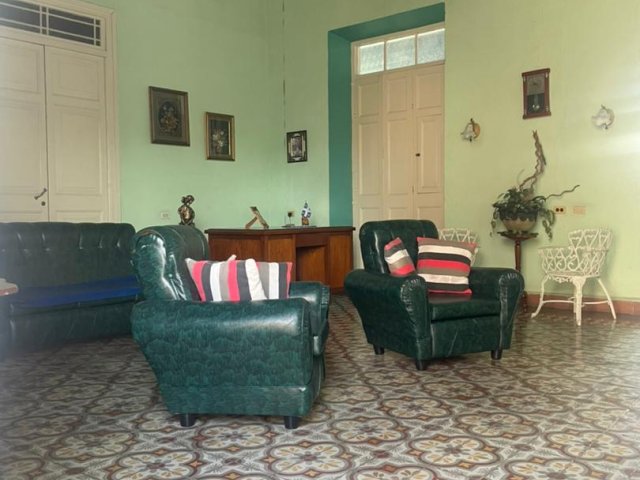 Picture on Casa de  6 cuartos y 4 baños por $ 80.000 en Matanzas